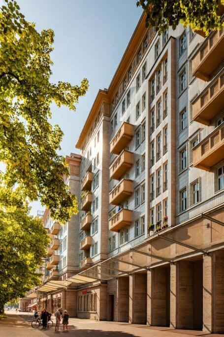 Zwei Charmante Mit Wohnbereich In Zentraler Berliner Appartement